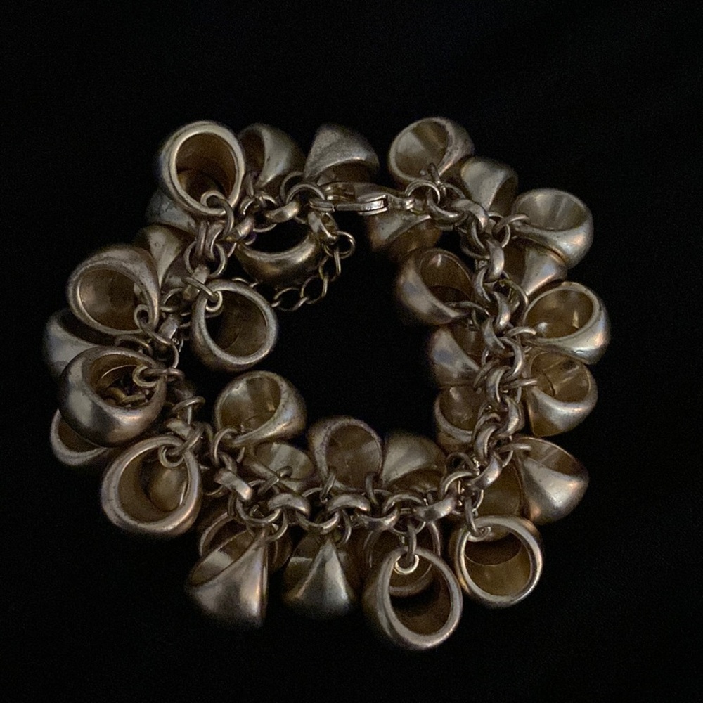 Chunky gold tone ringlet bracelet - substantial weight